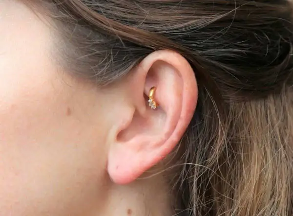 Rook piercing - Wszystko, co musisz wiedzieć przed decyzją