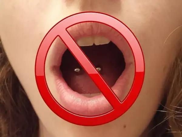 Snake eye piercing - ryzyka, gojenie i bezpieczne alternatywy.